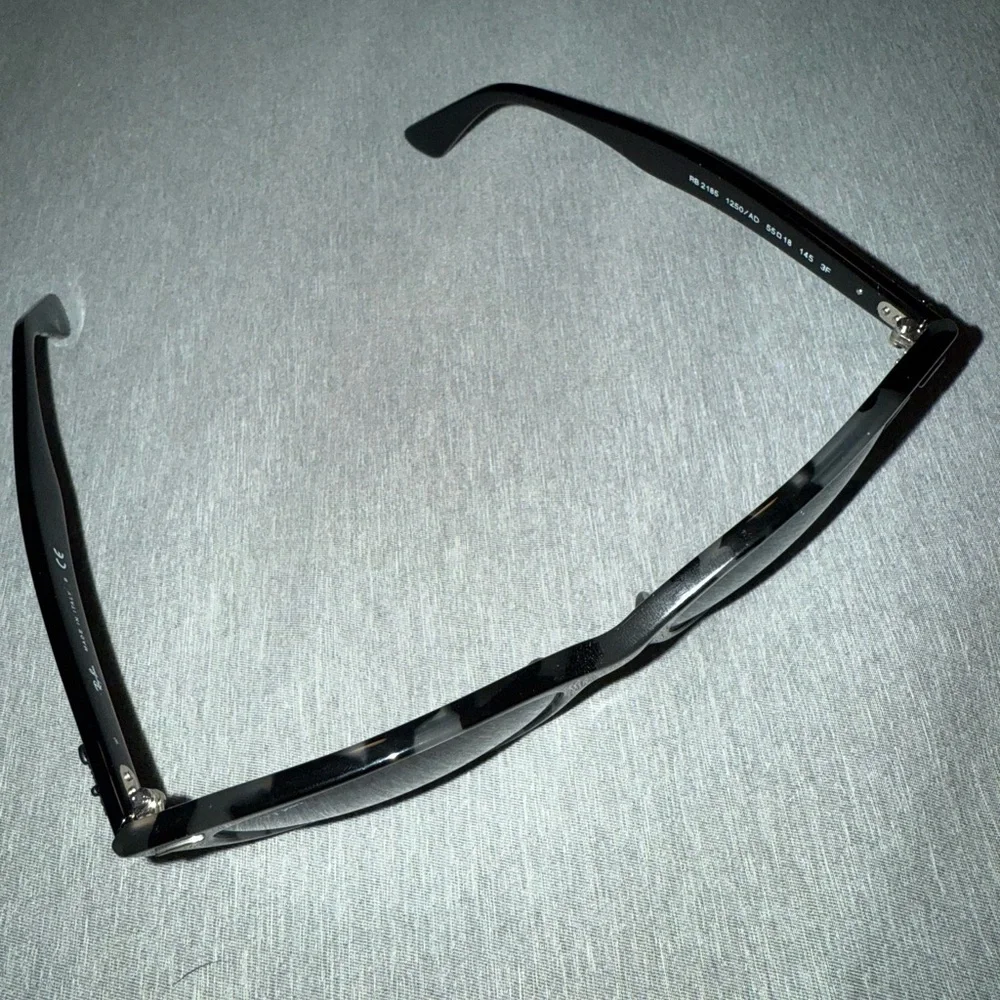 Ray Ban women’s sunglasses black and grey - Picture 3 of 7